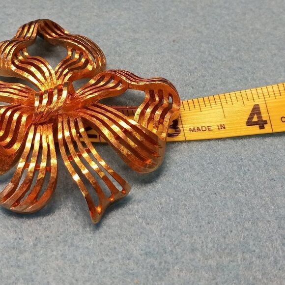 Monet Vintage Gold tone open metal Bow Brooch - Picture 3 of 5